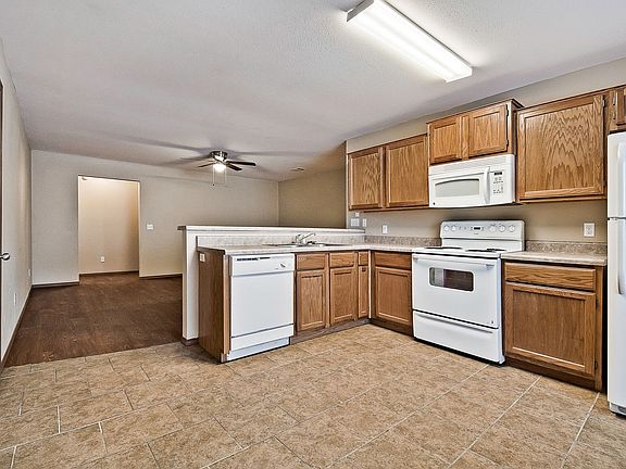 5th image of 4108 SW Chapelstone Ave #B7fbc3e8d