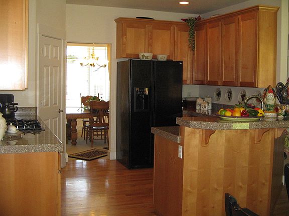 4th image of 11923 181st St E