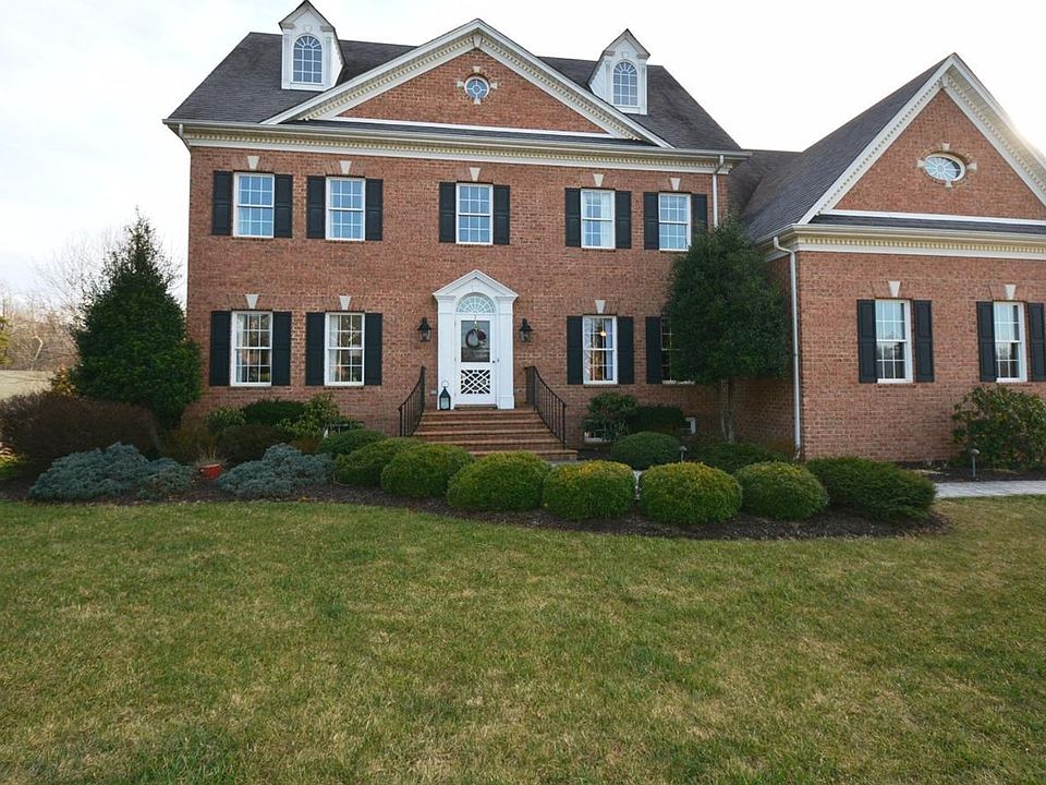 1st image of 1330 Somerset Dr