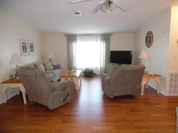 4th image of 95 Lake Pointe Dr