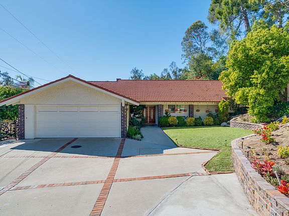 2nd image of 5301 Harter Ln