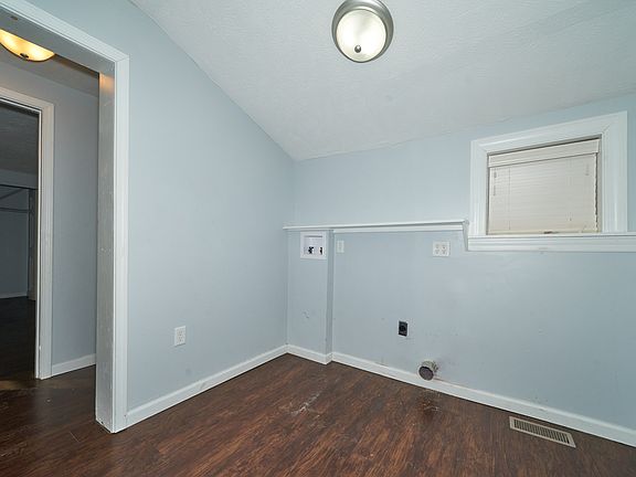 5th image of 3450 Graceland Ave #3450