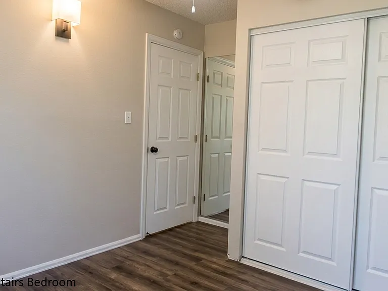 3872 Surrey Ln — Photo 14