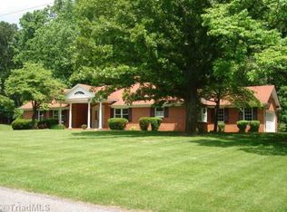 5455 Woodcliff Dr, Winston Salem, NC 27106