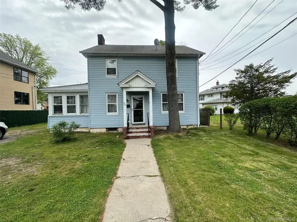 366 Greenwich St, Hempstead, NY 11550