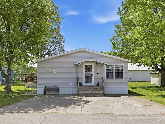 5th image of 166 Aspen St NE