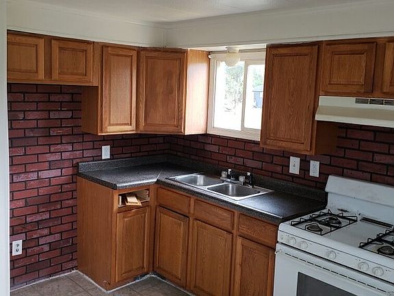 4th image of 15 E Washington Ave #15