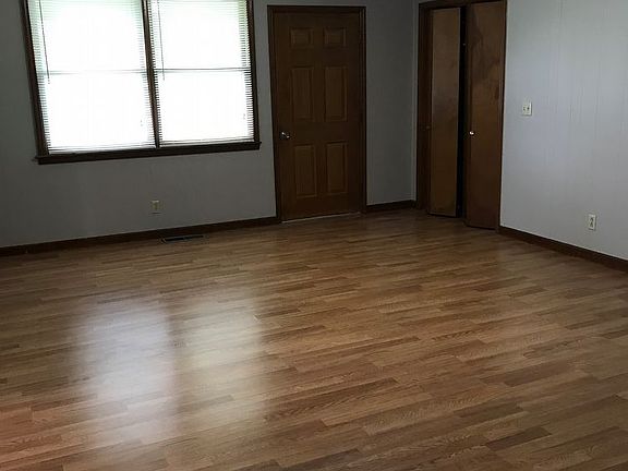 5th image of 4015 Halls Hill Pike