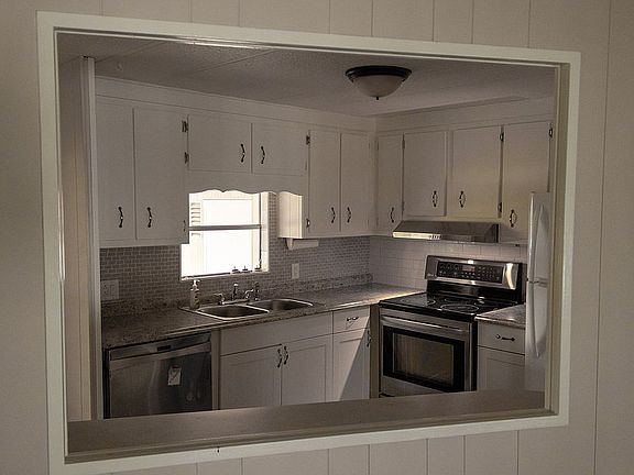 4th image of 4155 Royal Manor Blvd