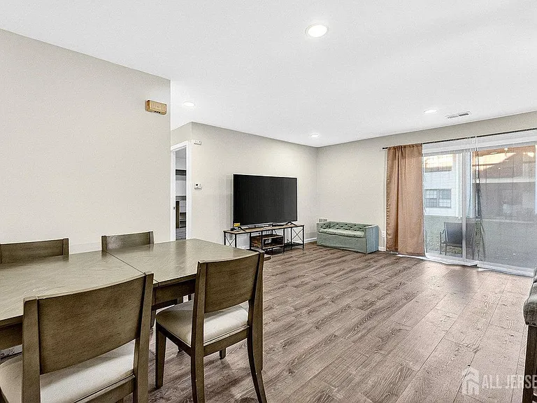 2406 Bayhead Dr — Photo 6