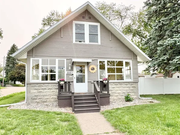 2223 S Lemon St, Sioux City, IA 51106