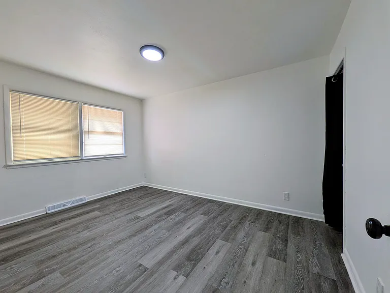2705 Canterbury Ln #2705 — Photo 9