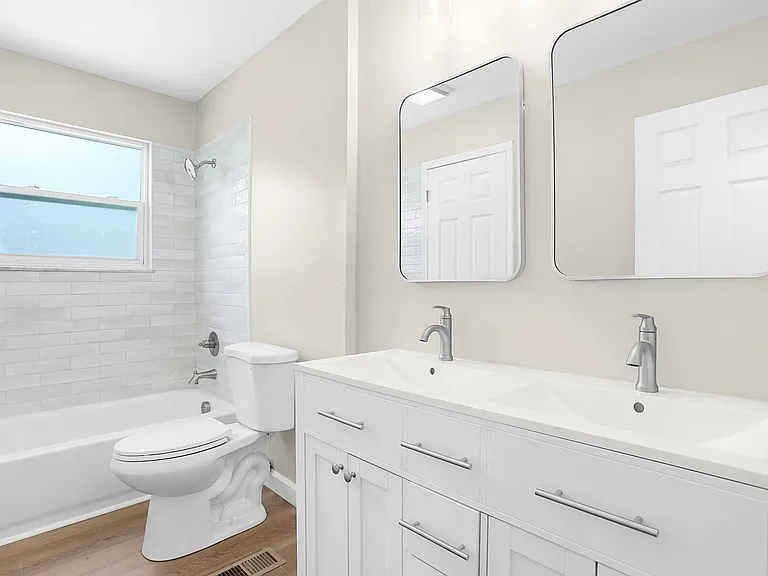 1235 Kings Trail Ln — Photo 6
