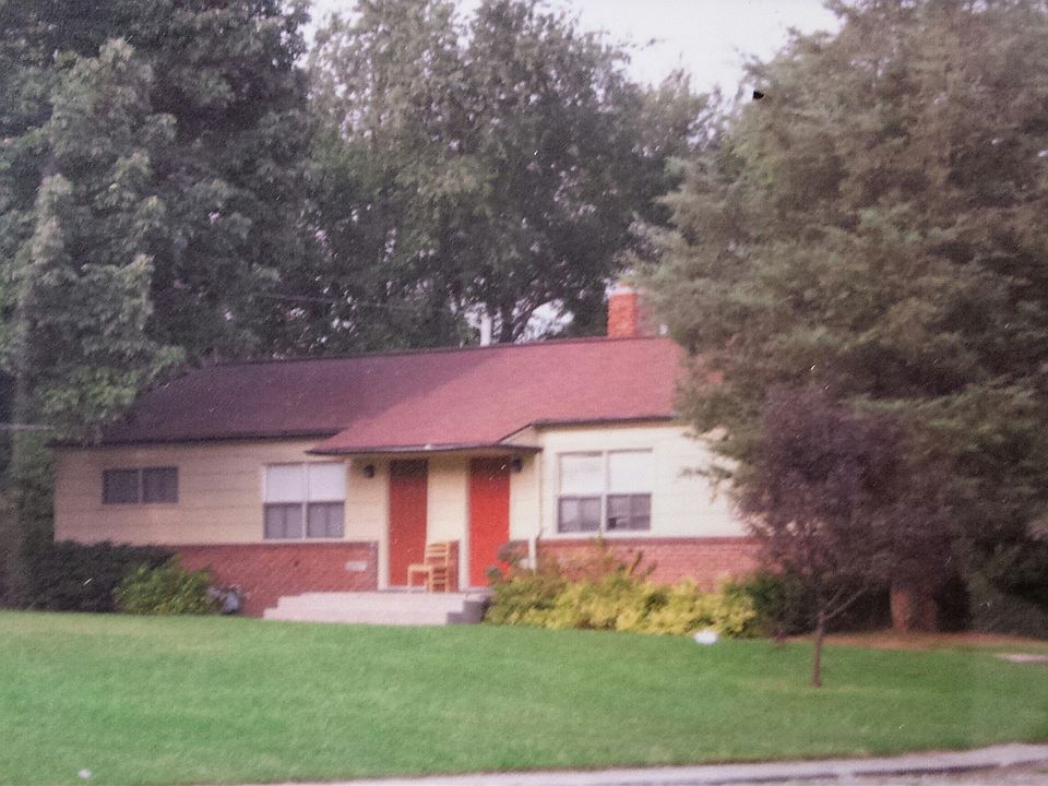 1st image of 1915 Wallace Ave