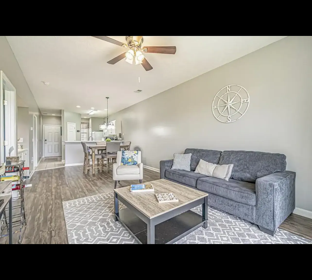 636 River Oaks Dr — Photo 1