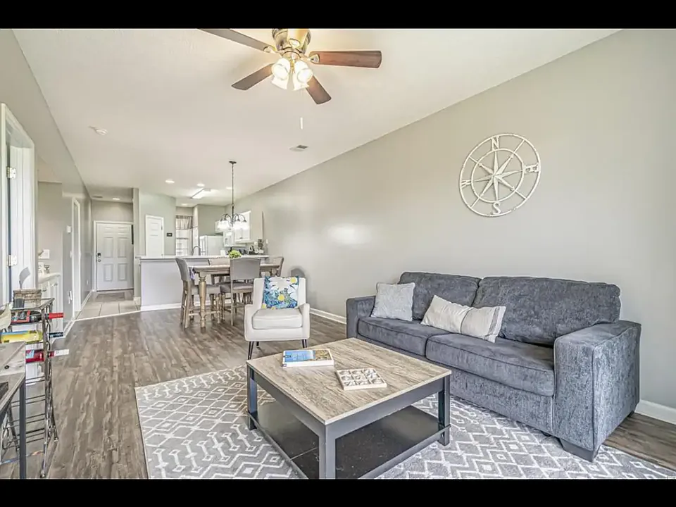 636 River Oaks Dr #49E