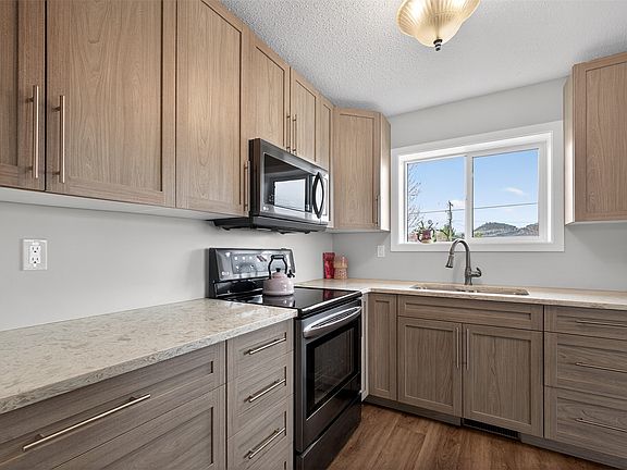 5th image of 1085 Alta Dena Rd