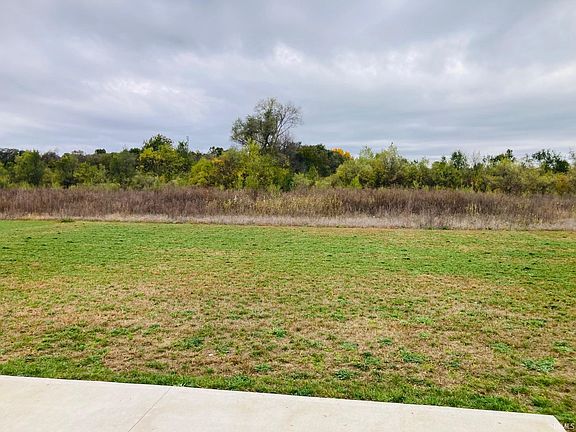 3rd image of 30733 Cynthia Dr
