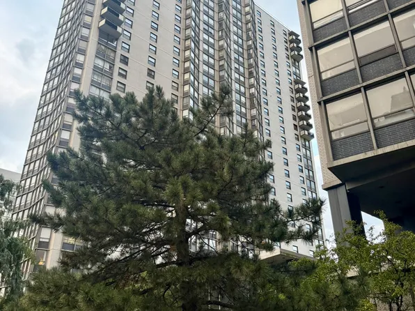 5701 N Sheridan Rd APT 18L, Chicago, IL 60660