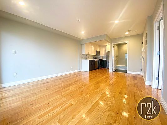 5th image of 23-23 Astoria Blvd #6A