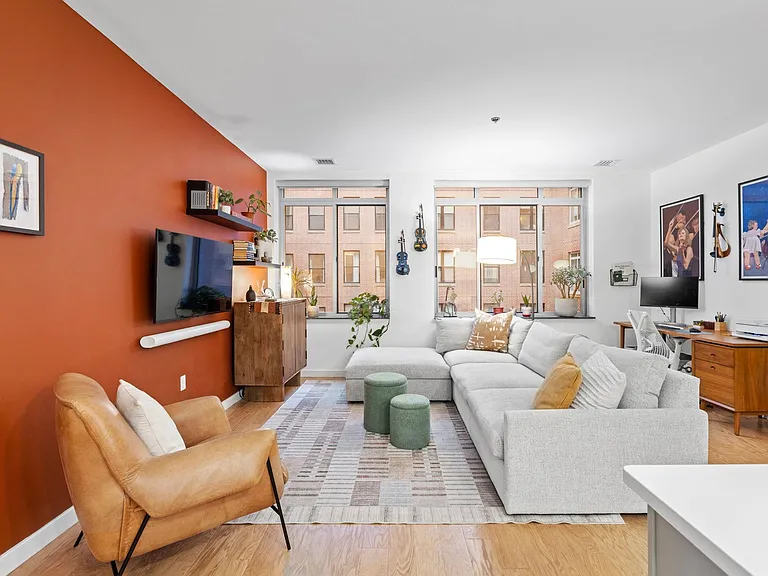25 McWilliams Pl — Photo 8