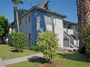 1040 El Camino Dr, Costa Mesa, CA 92626