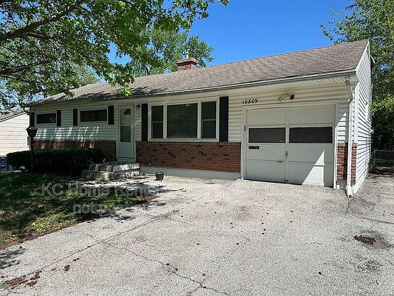 2nd image of 10809 Ewing Ave