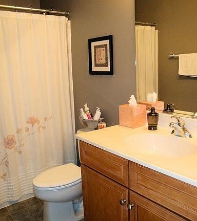 5th image of 23431 Dahlia Cir
