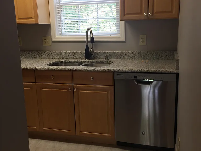 307 Walnut St — Photo 14