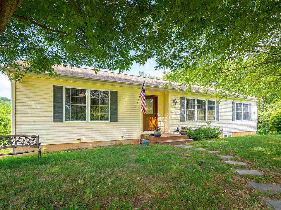 1st image of 425 Echo Ln