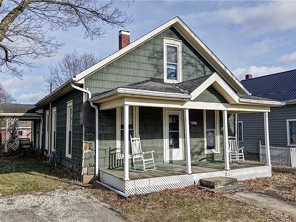 2nd image of 807 W Maple St