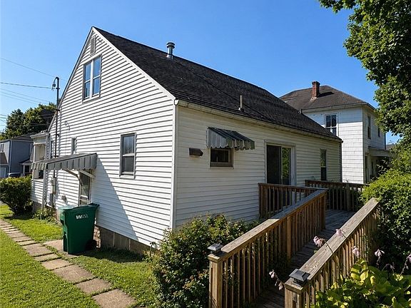 2nd image of 1611 Lawrence St