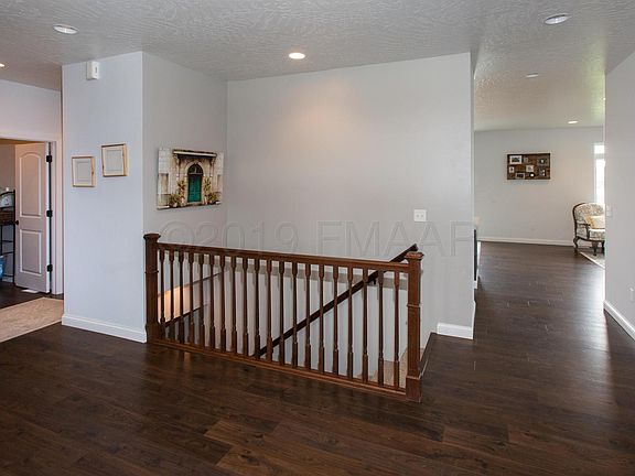 4th image of 252 34th Ave E