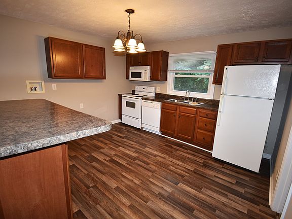 4th image of 2976 Lake Rd #A