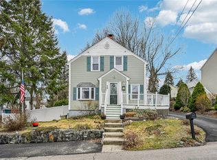 26 Barton Ave, Warwick, RI 02889