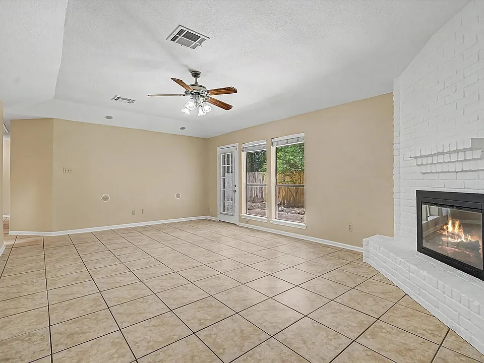 7315 Foxside Ln