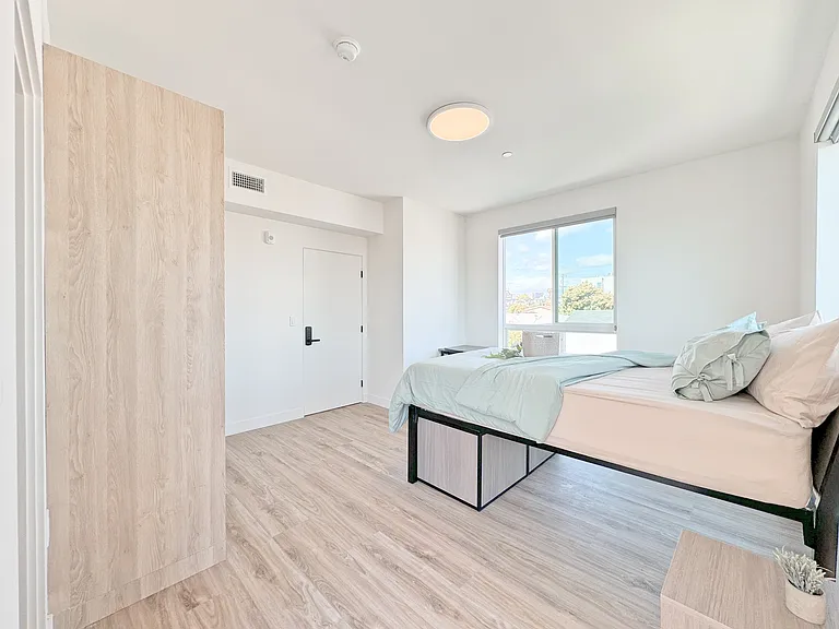1743 Armacost Ave — Photo 37
