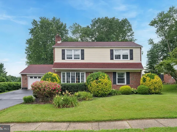 4950 Jefferson Dr, Brookhaven, PA 19015