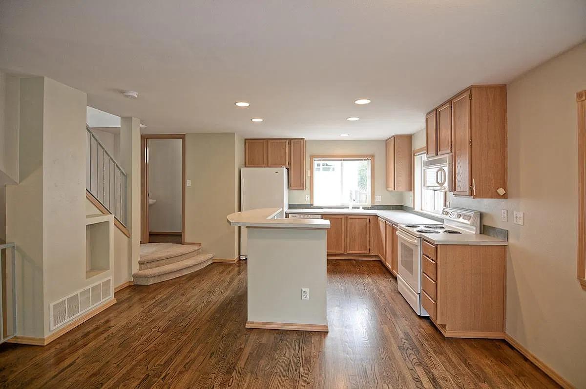2 bed, 3.5 bath, 1610 sqft, $3,450 — Photo 3