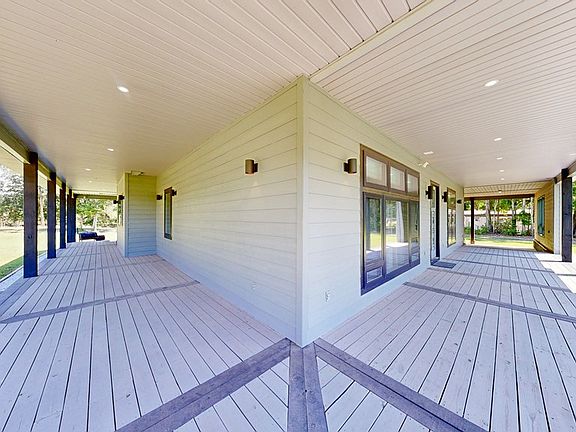3rd image of 224 School St