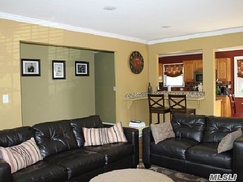 4th image of 25 Winged Foot Dr