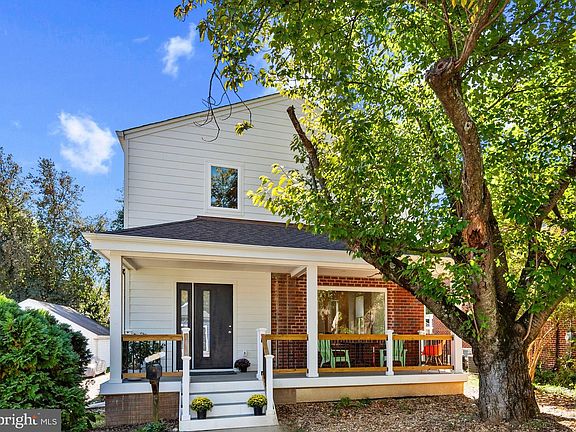 2nd image of 708 Hankin St