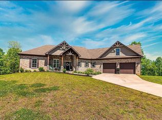 201 Saddlebrook Dr, Hohenwald, TN 38462