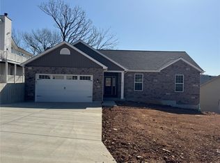 10714 Village Dr W, Foristell, MO 63348