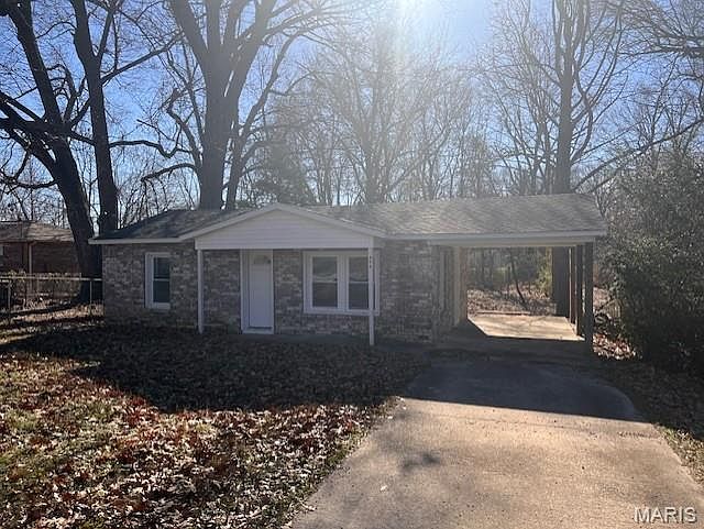 1st image of 806 Emma St