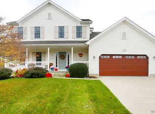 5965 Lakecrest Dr, Lake View, NY 14085
