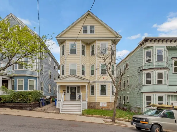 228 Calumet St, Roxbury, MA 02120