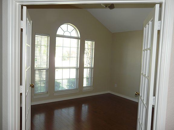 3rd image of 11601 Aspen Creek Dr