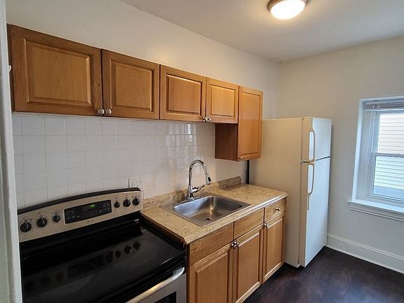 2nd image of 933 W Main St Floor 3