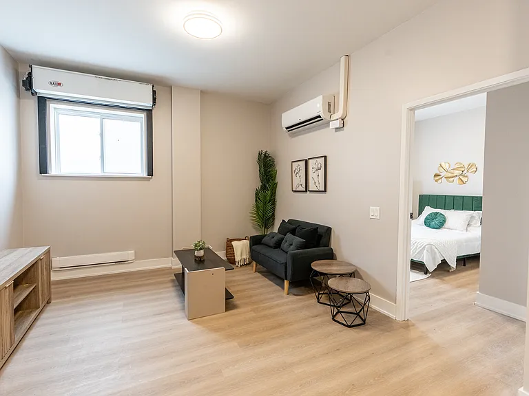 376 Richmond St — Photo 5